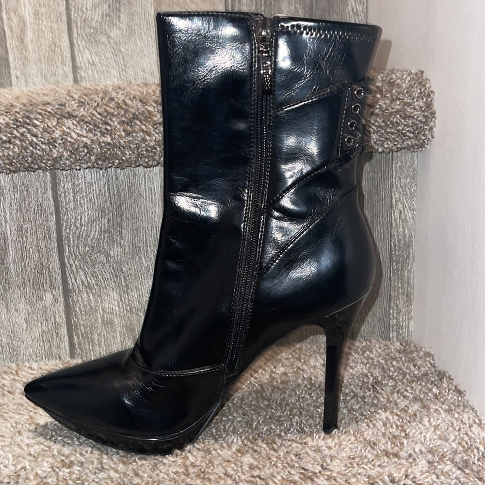 Guess Stilletto Heals New With Out Box - image 1